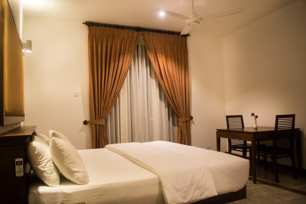 Refresh Hotel Хикадува Стая снимка