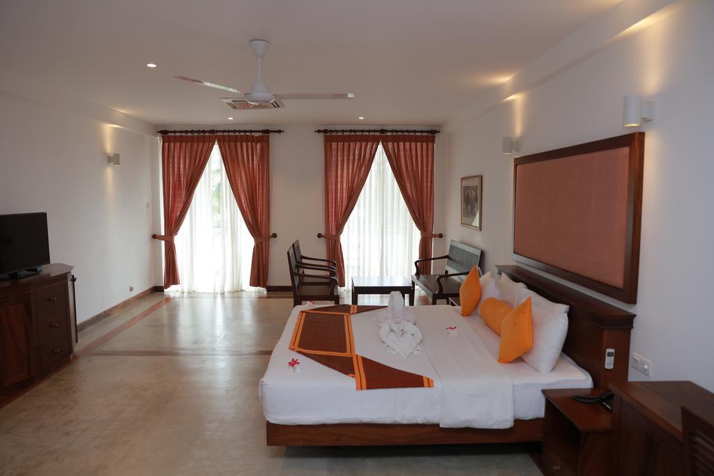 Refresh Hotel Хикадува Екстериор снимка