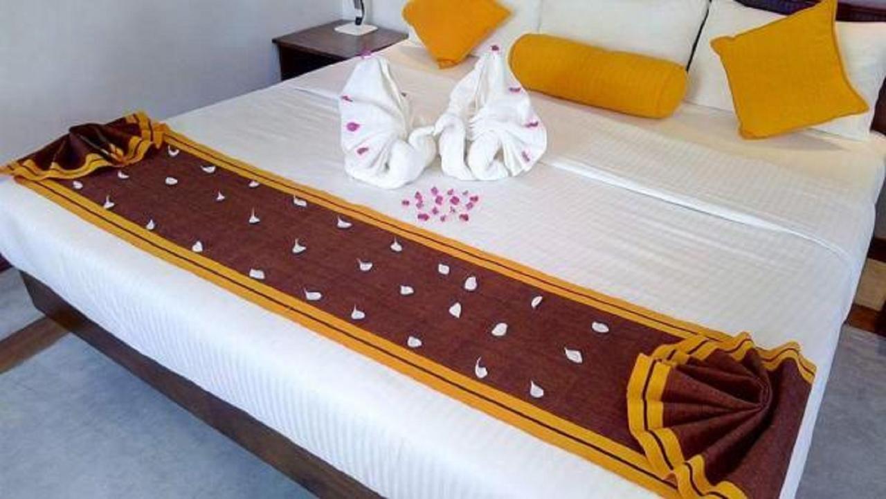 Refresh Hotel Хикадува Екстериор снимка